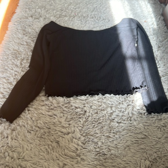 Black Off-Shoulder Button-Up Top - Picture 2 of 2